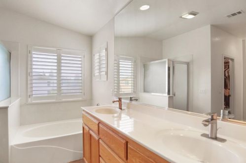5812 Homewood Way, Riverbank CA  95367-9550 exterior