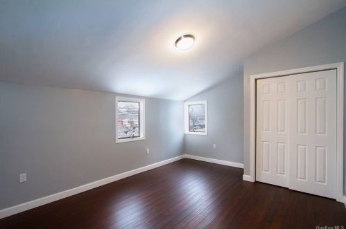 129 Thomas Ave, Bethpage NY  11714-1711 exterior