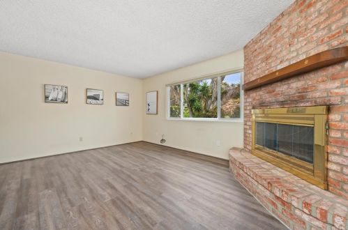 4047 Vista Calaveras St, Oceanside CA  92056-4607 exterior