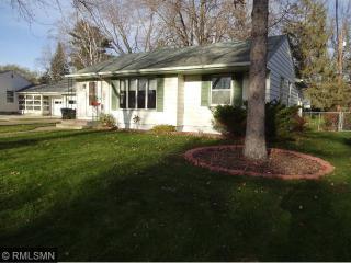 1744 Barclay St, Saint Paul, MN 55109-4504