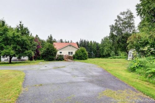 6351 Palmer Fishhook Rd, Palmer, AK 99645-8069