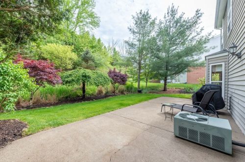 7082 Clubview Dr, Bridgeville PA  15017-1097 exterior