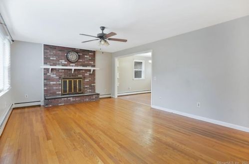 37 Victoria Dr, Colchester CT  06415-2319 exterior