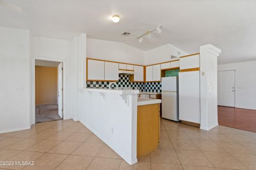 8761 Pomegranate St, Tucson AZ  85730-5735 exterior