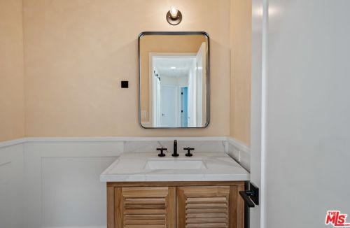 445 Sinaloa Rd, Simi Valley CA  93065-5430 exterior