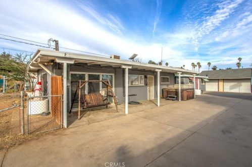 8435 Mission Blvd, Riverside CA  92509-2976 exterior