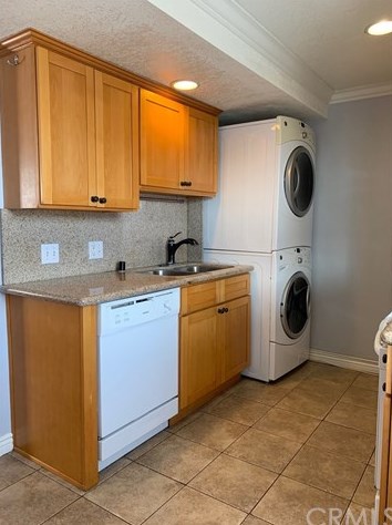 4231 10th St, Long Beach, CA 90804-5551
