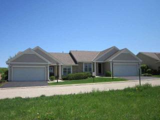 433 Woodfield Cir, Waterford, WI 53185-4052