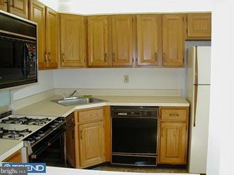 9 Poillon Ct, Lawrence Township NJ  08648-2656 exterior