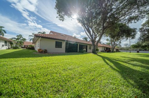 6376 Kings Gate Cir, Delray Beach FL  33484-2429 exterior