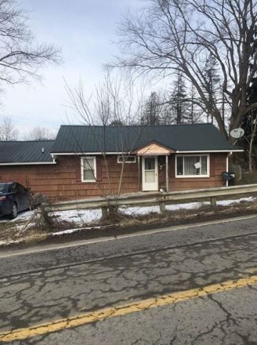 2646 Lake Rd, Hermitage, PA 16150-3420