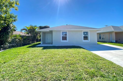 2816 Ohio St, West Palm Beach, FL 33406-3146