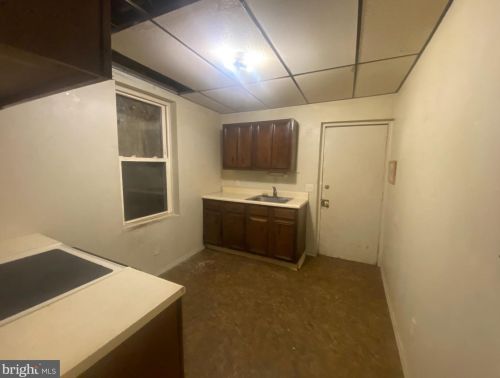 1120 Read St, Wilmington, DE 19805-4015