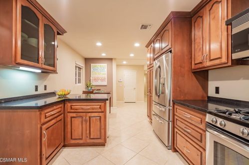 1343 4 St, Simi Valley CA 93065-3110 exterior