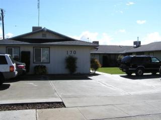 170 Magnolia St, Woodlake, CA 93286-1564