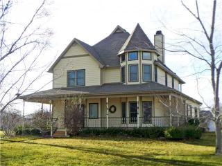 7628 Pebble Creek Dr, Maumee, OH 43537-9698