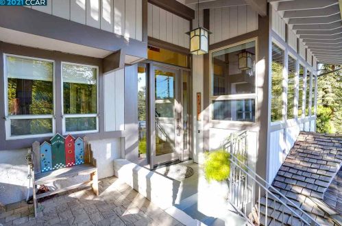 1690 Arrowhead Dr, Oakland, CA 94611-1458