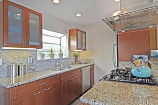 220 15th Pl, Manhattan Beach CA  90266-4611 exterior