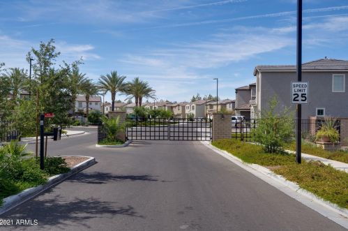 4716 Tremaine Ave, Gilbert AZ  85234 exterior