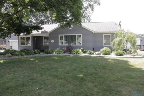 313 Woodland Ave, Swanton, OH 43558-1052