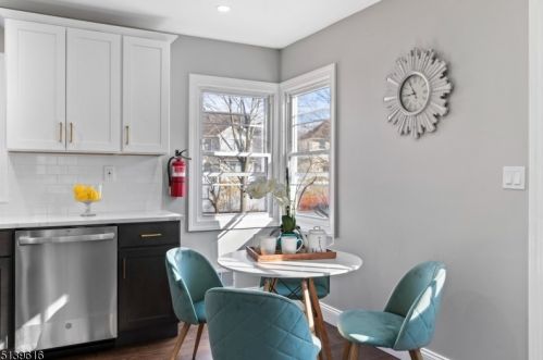 8 Mary Ln, Fanwood NJ  07023-1009 exterior