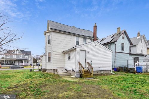 123 Maple Ave, West Deptford NJ  08093-1136 exterior