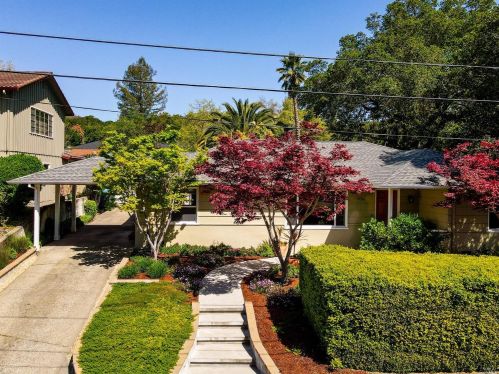 1029 Crest Dr, Santa Rosa, CA 95404-2216