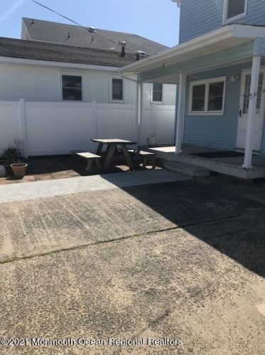 9 Bryn Mawr Ave, Lavallette NJ  08735-2005 exterior