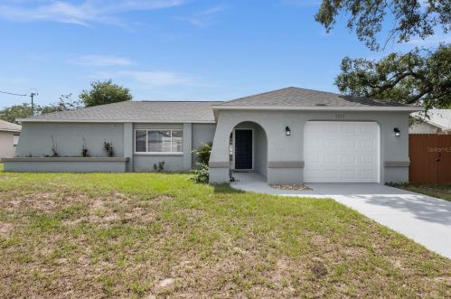 3295 Bluffview Dr, Brooksville, FL 34609-2723