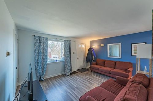 744 Parkway Ave, Pittsburgh, PA 15235-4159