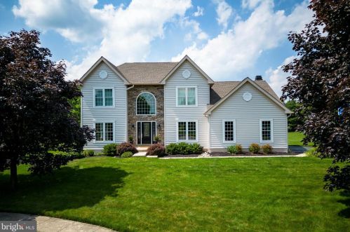 5 Howe Ct, Glen Mills, PA 19342-1783