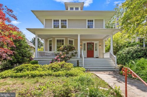 3728 Oliver St, Washington, DC 20015-2532