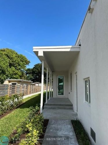 1305 58th Ave, Hollywood FL  33021-5123 exterior