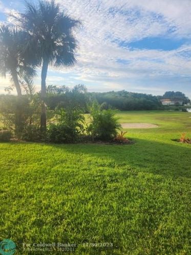 70 Royal Oak Ct, Vero Beach, FL 32962-3731