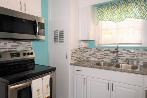 811 10 St, Galveston TX 77550-5118 exterior