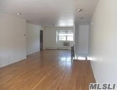 4413 Wilshire Ln, Oakdale, NY 11769-1447