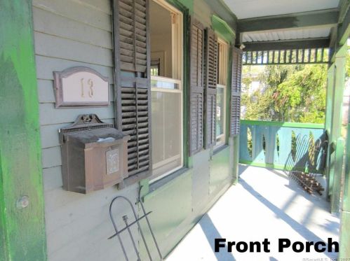 13 Manwaring St, United States Coast Guard Ac CT  06320-5619 exterior