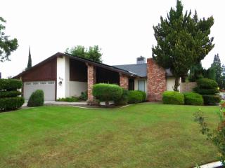 200 Skeet Ct, Bakersfield, CA 93309-1237