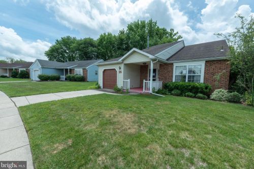 25 Stewart Ln, West Deptford, NJ 08096-6726