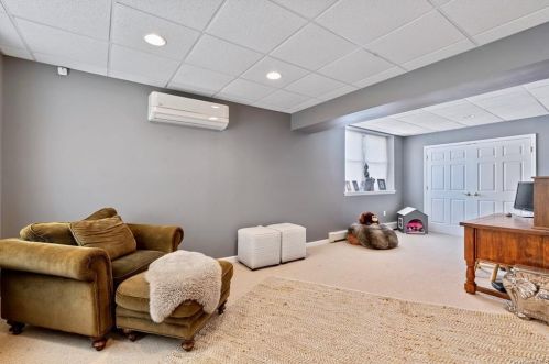 9 Murray Ln, Crotonville NY  10562-3300 exterior