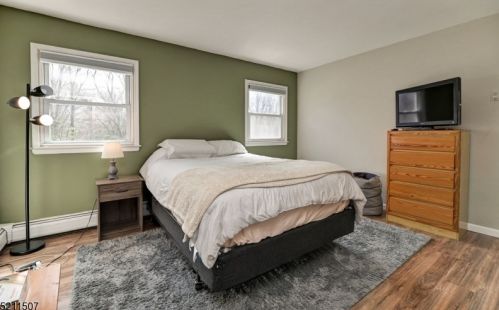 8 Glencross Rd, West Milford Lakes NJ  07480-2206 exterior