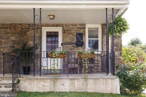 2636 Chestnut Ave, Ardmore, PA 19003-2037