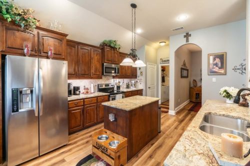 6905 Gamecock Dr, Greenville TX  75402-7720 exterior