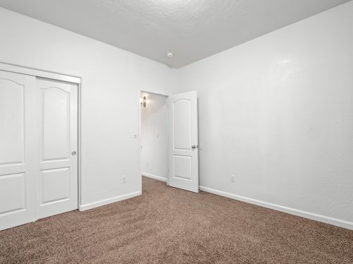 4478 Artemisa Dr, Fresno CA  93722-6450 exterior