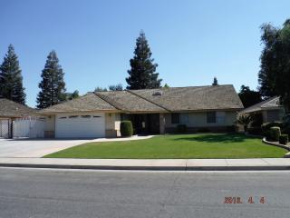 6113 Westlake Dr, Bakersfield, CA 93308-6522