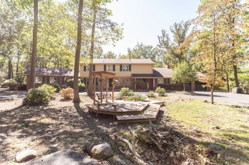 146 Mulberry St, Hopwood, PA 15445-2114