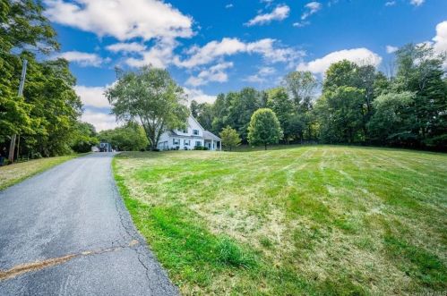 270 Prosperous Valley Rd, Middletown NY  10940-8707 exterior