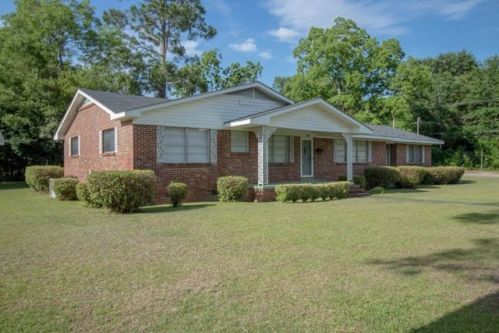 300 Carol St, Highbluff, AL 36344-1805