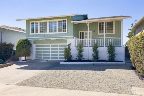 1063 Glacier Ave, Pacifica, CA 94044-3818