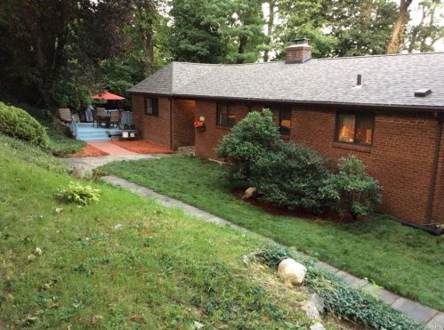 20 Lincoln Pl, White Plains, NY 10603-2152